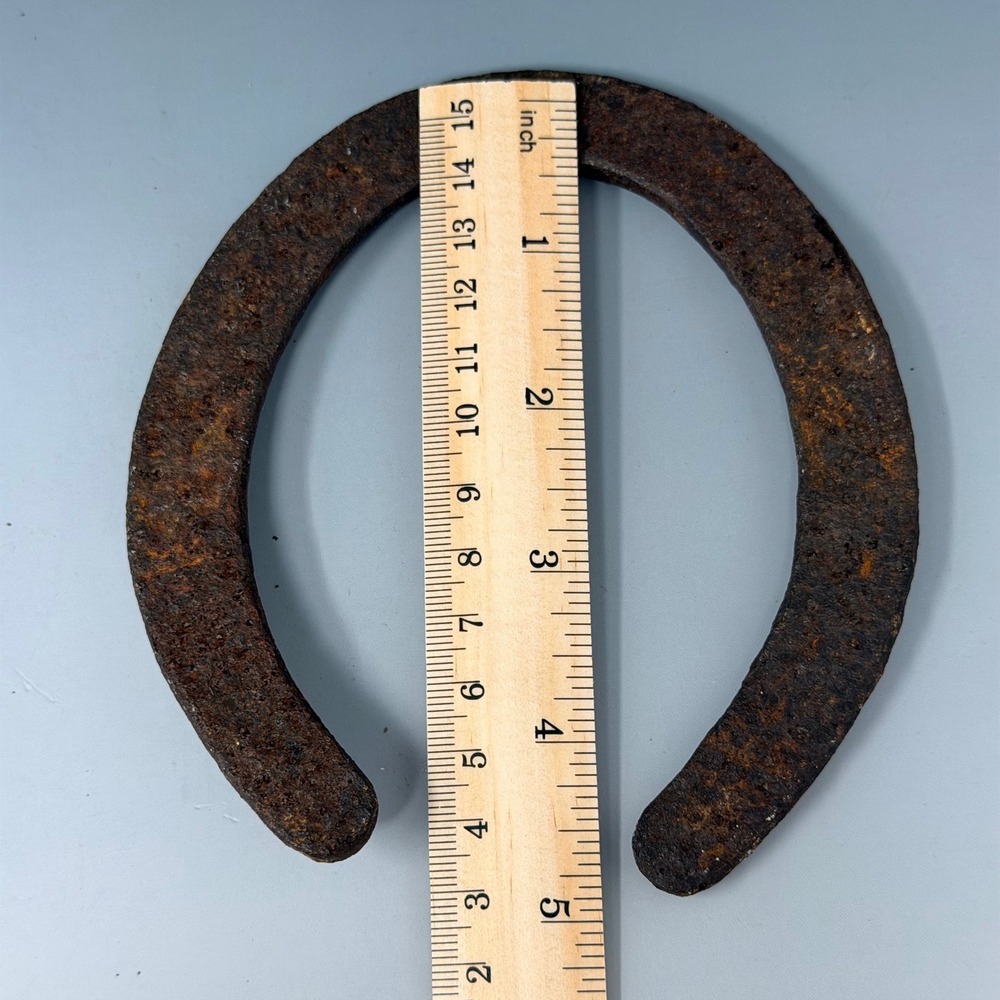 Vintage‎ Rusty Iron Horseshoe Antique Western Equestrian Decor Lucky Charm - Picture 6 of 9